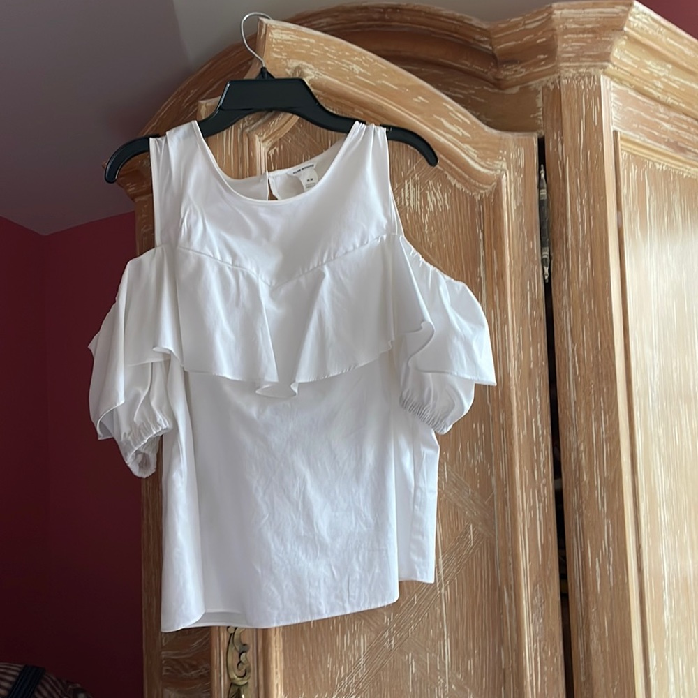 Club Monaco White Cut Out Sleeve Top